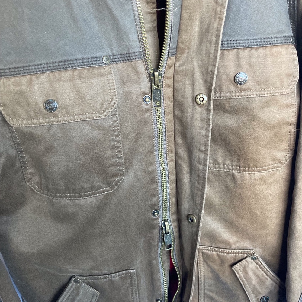 Legendary White Tails,Hunting Outfitters,”Tough as Buck” Chore Coat, Men’s Med. - Picture 6 of 16